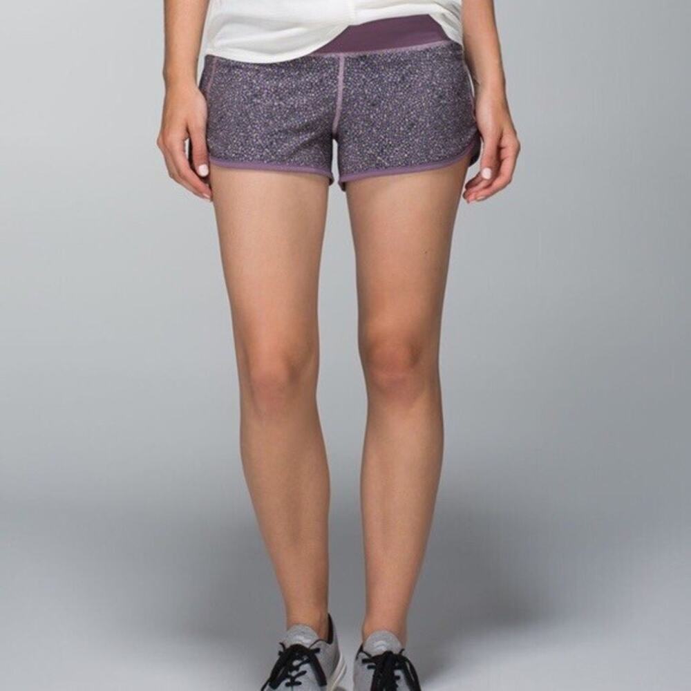 LLULULEMON Speed Run Shorts Dottie Mum Purple Size 4 casual running comfort